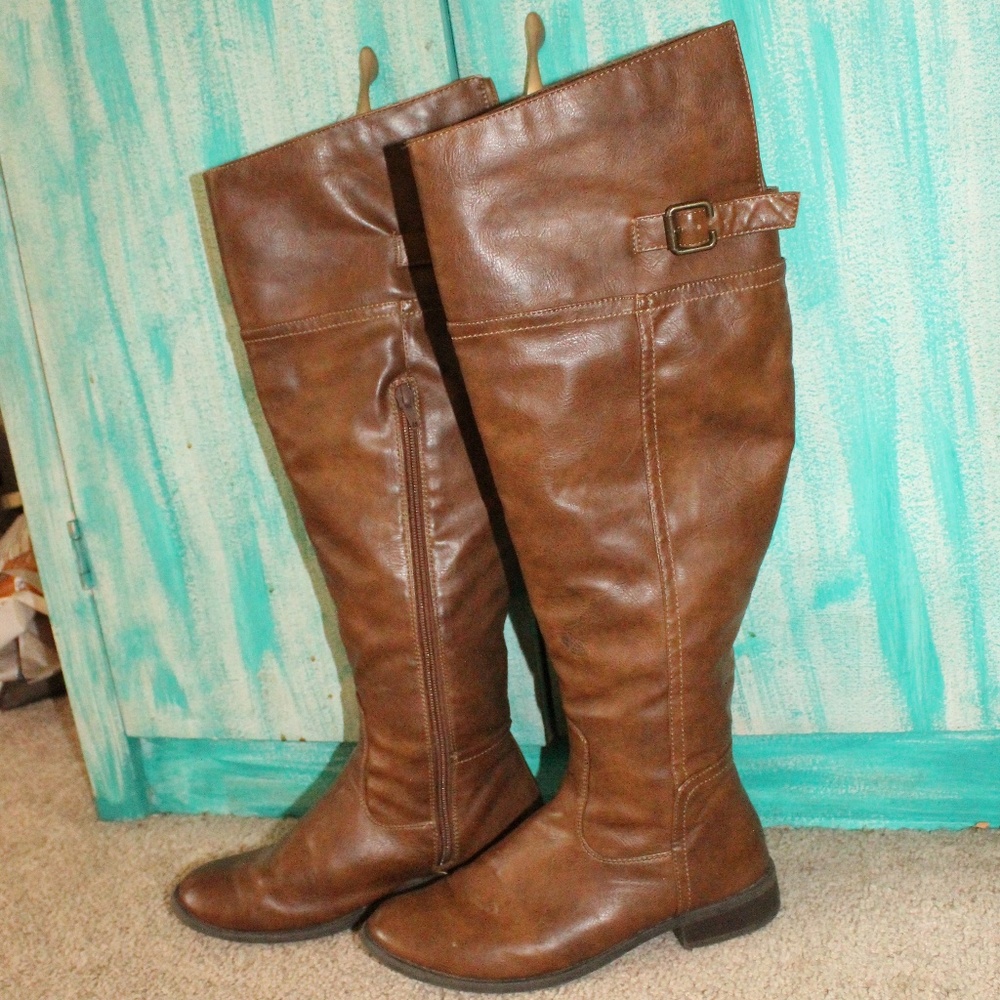 **SOLD** Herstyle Brown Knee High Boots